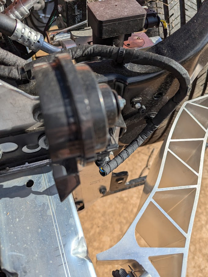 2023 FISKER OCEAN FRONT Right HORN SET