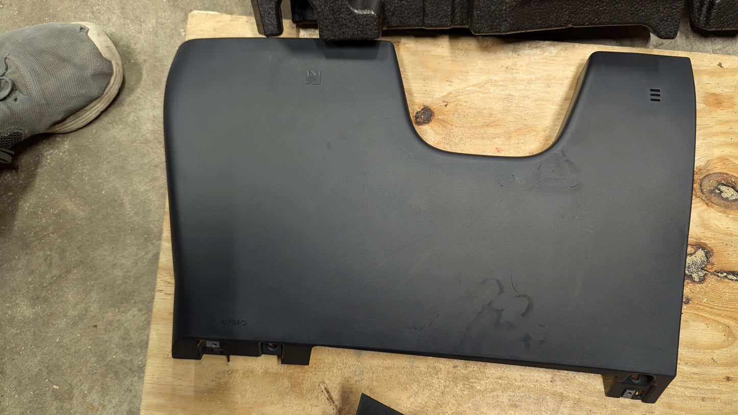 IP Driver Side Lower Assy LHD FM2940100075C