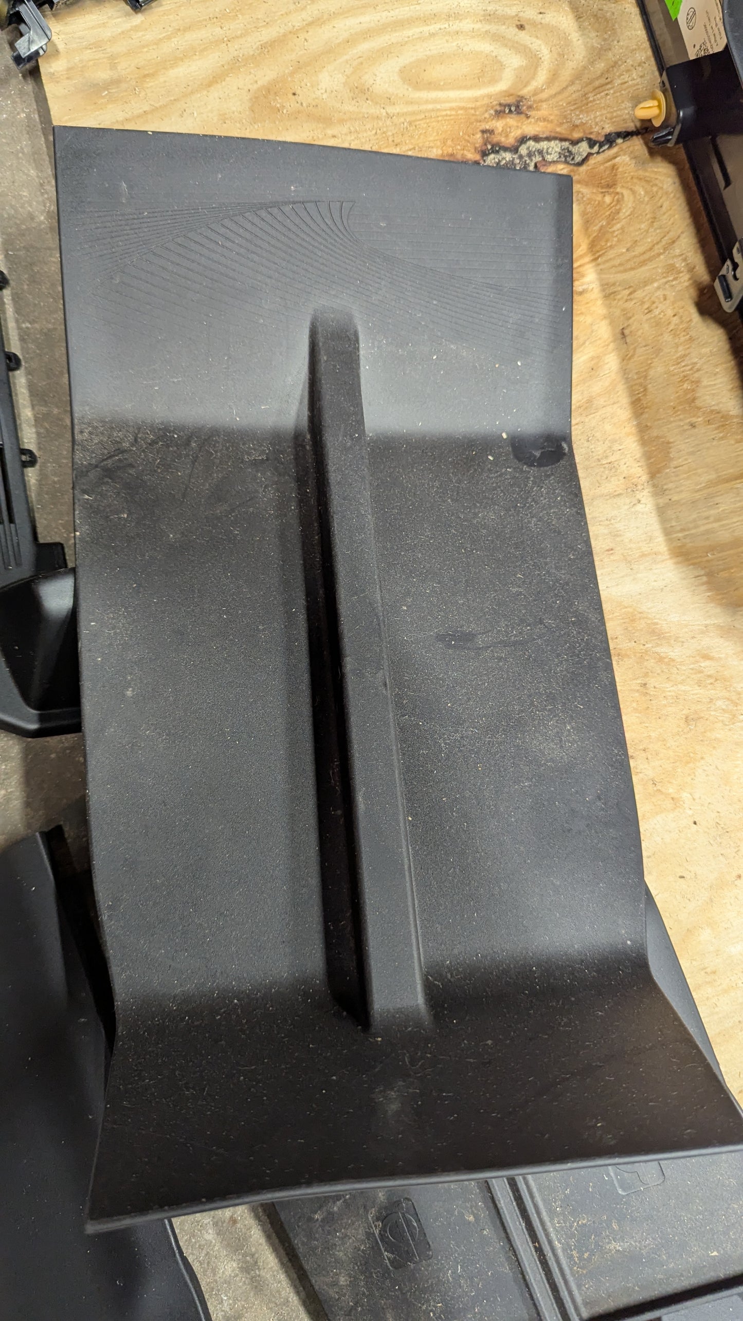 Lower Center Console Insert FM2940100684