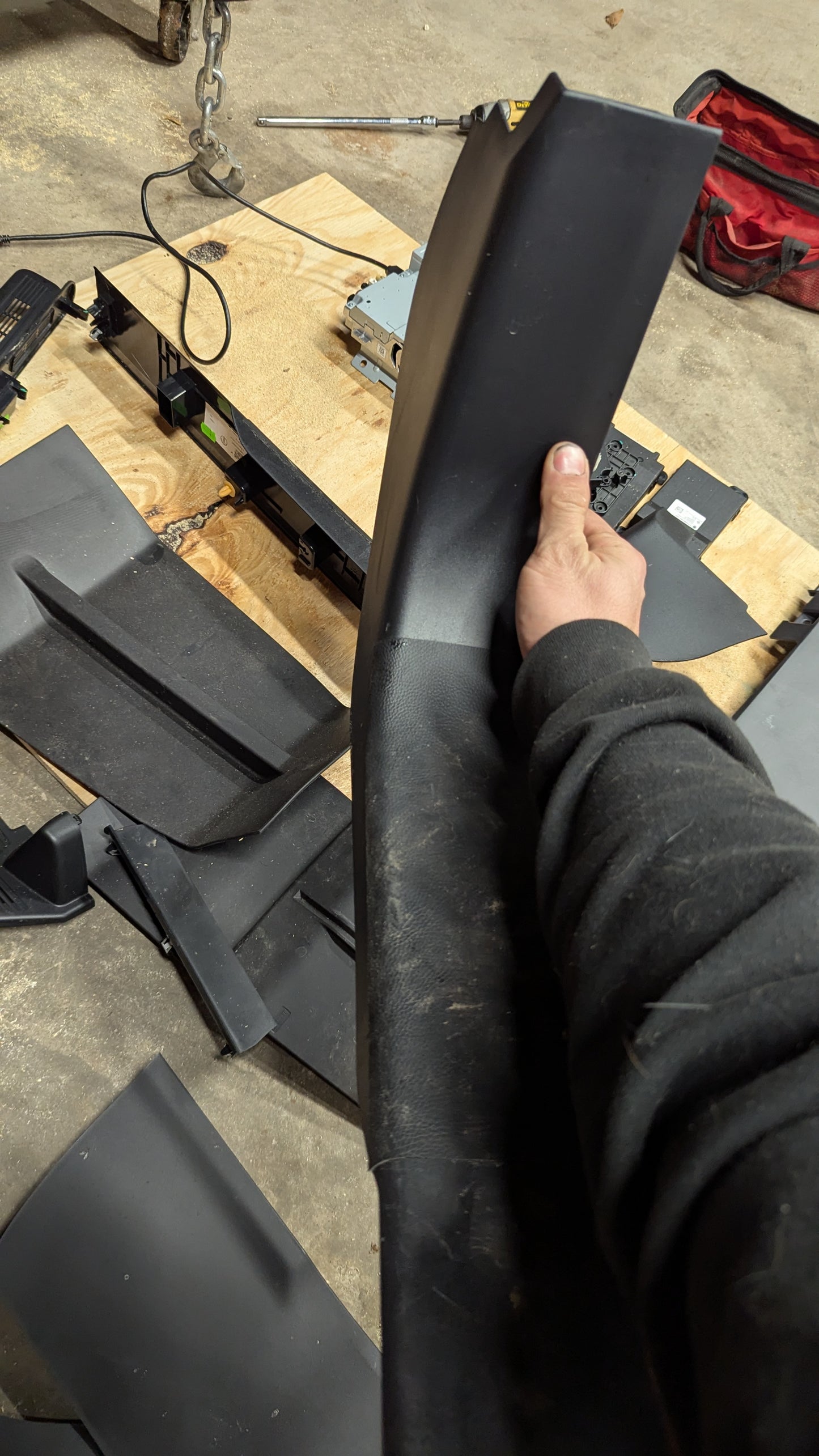 A Pillar Lwr Trim RH FM2940310012C
