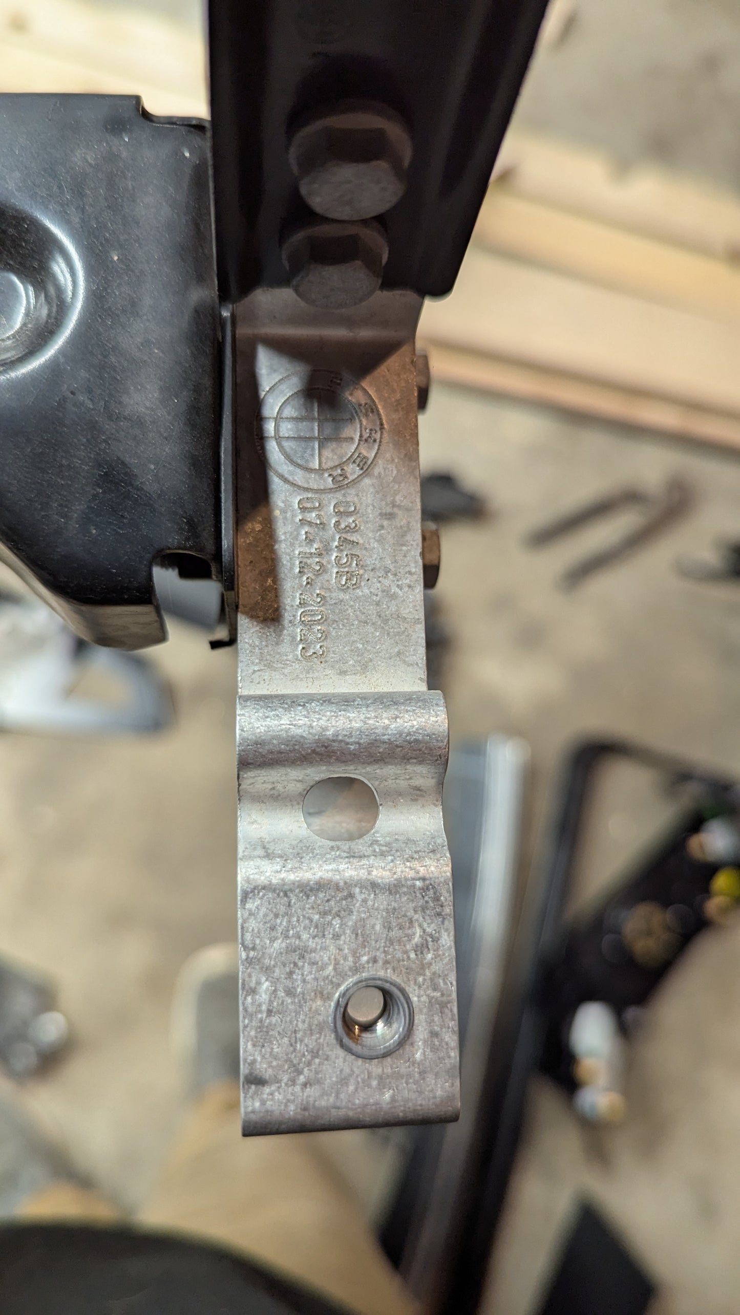 Center Support Bracket 60200116A