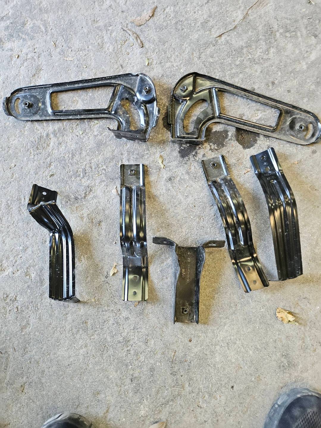 2023 FISKER OCEAN REAR BUMPER BRACKET SET