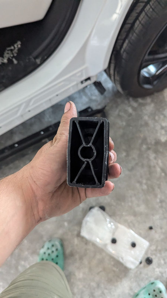 2023 Fisker Ocean jack point lift set of four