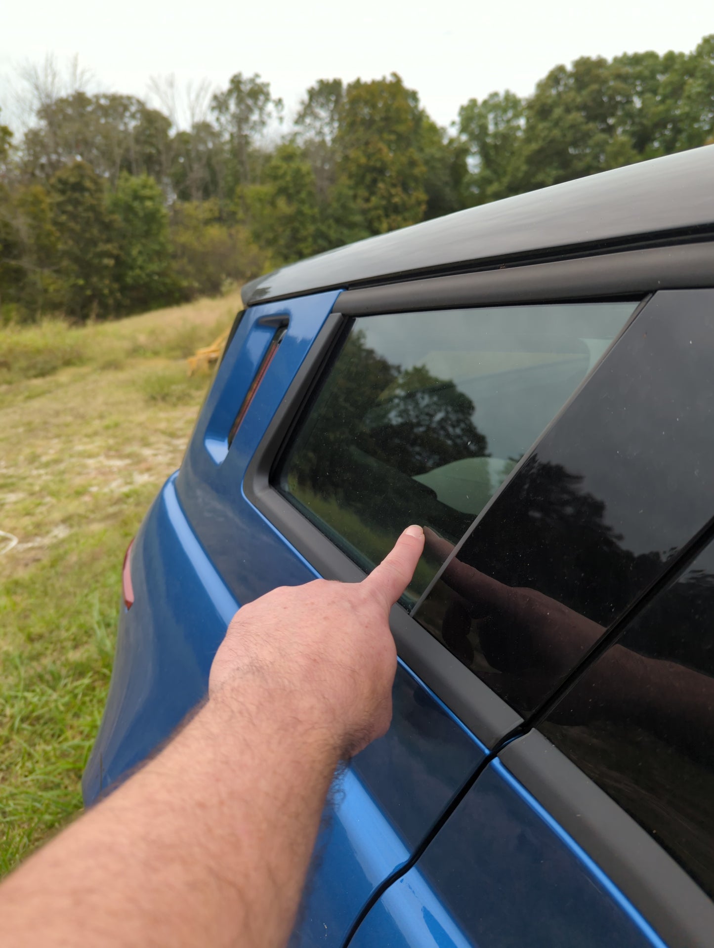 2023 Fisker Ocean  Right Quarter Window Glass/Regulator/Seal/Trim